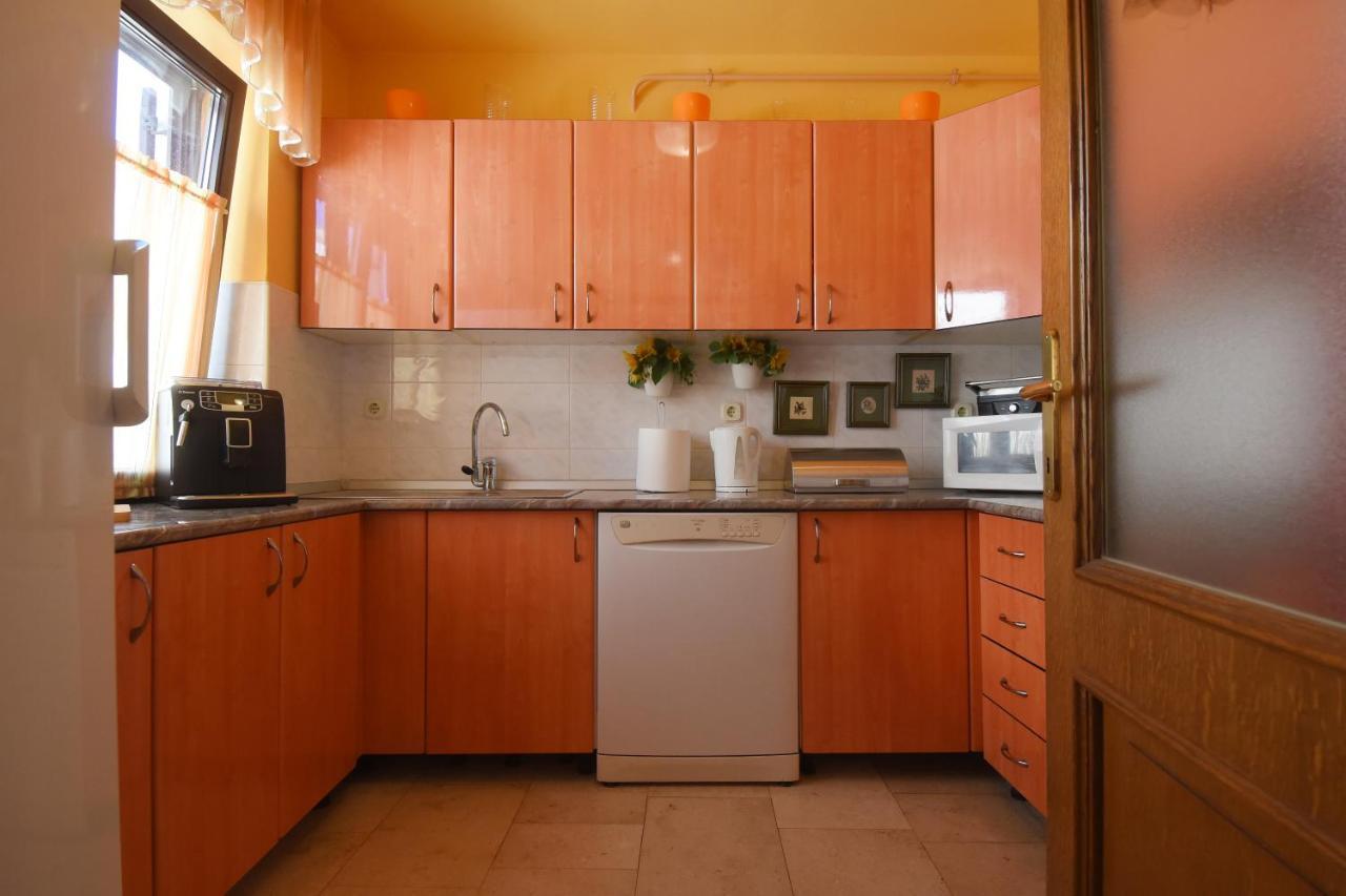 Gallery Premium 99 Near Ammphiteatre With Garage 5 Days And More Gratis Apartment Pula Luaran gambar