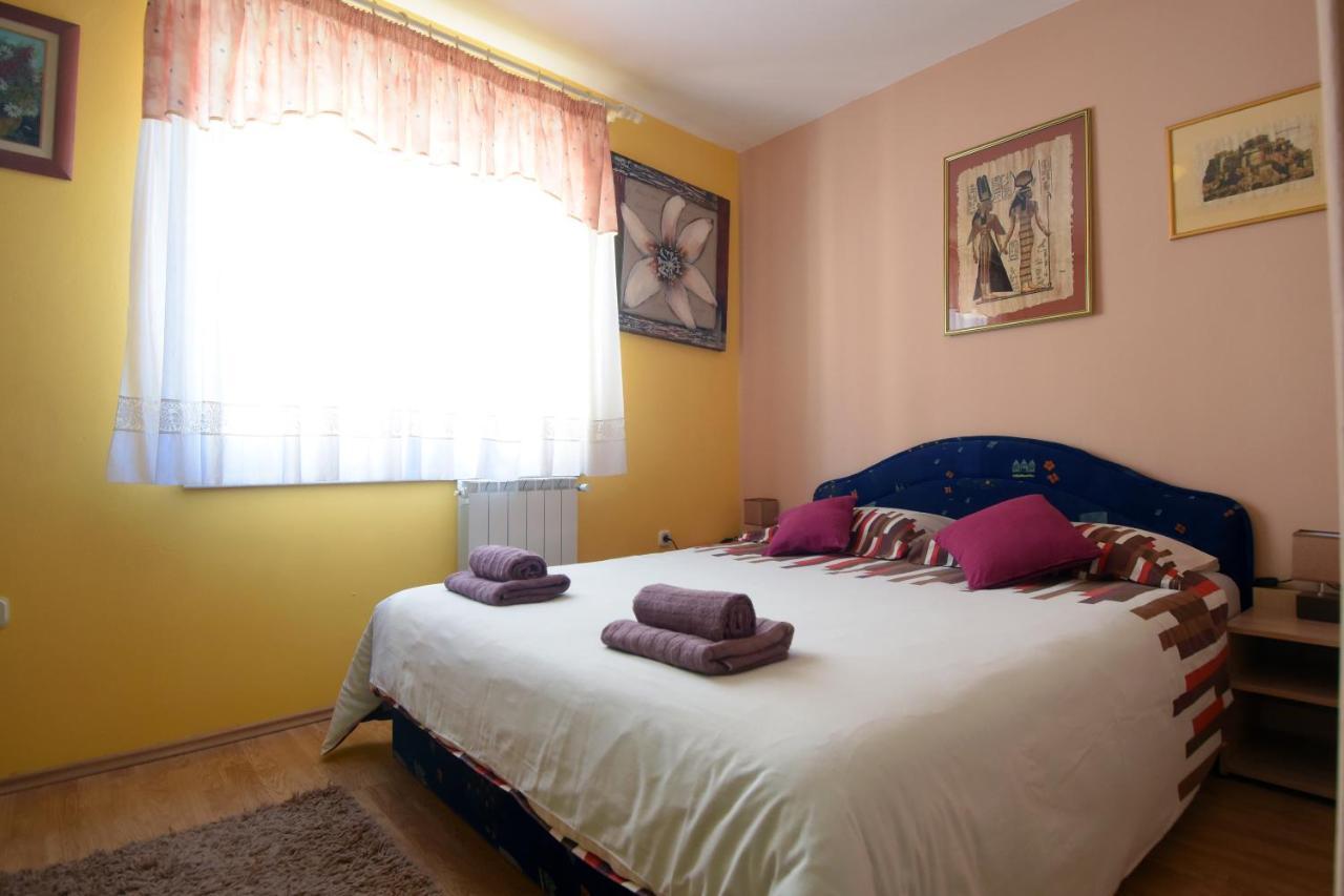 Gallery Premium 99 Near Ammphiteatre With Garage 5 Days And More Gratis Apartment Pula Luaran gambar