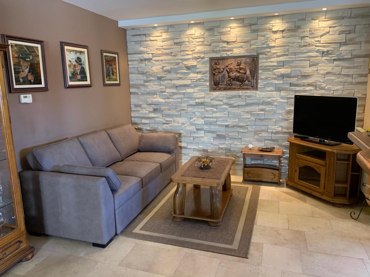 Gallery Premium 99 Near Ammphiteatre With Garage 5 Days And More Gratis Apartment Pula Luaran gambar